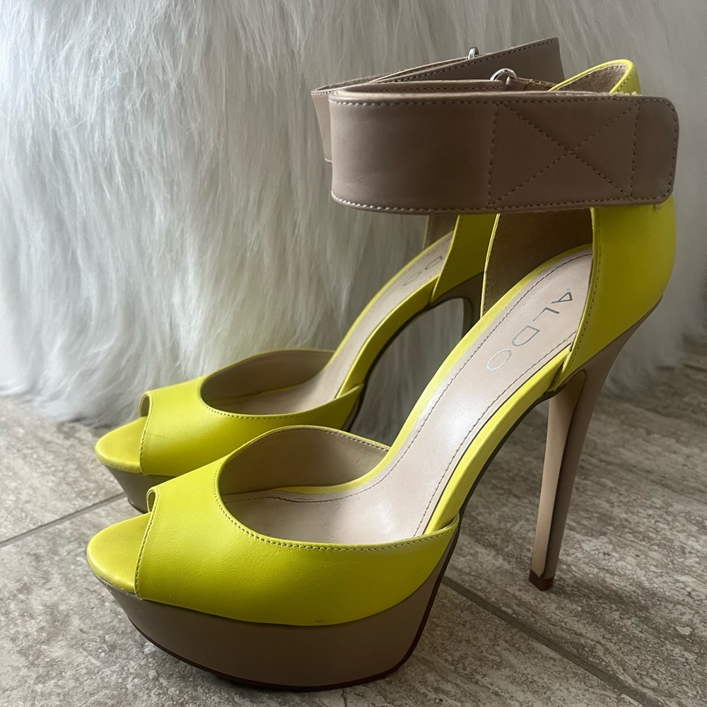 Aldo stilettos - sexy!! - neon green lime yellow. Size 8. Ankle strap beige
